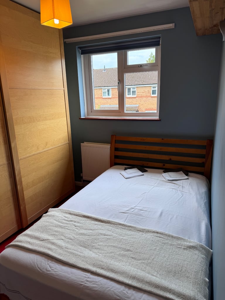 image for Large room in quiet central area. 