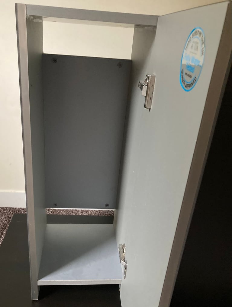 2 x Aquarium Cabinets for sale. 1xTMC and 1xEvolution Aqua
