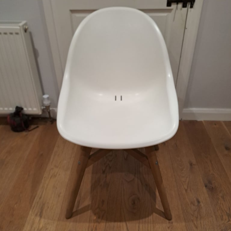 Set of 4 dining chairs