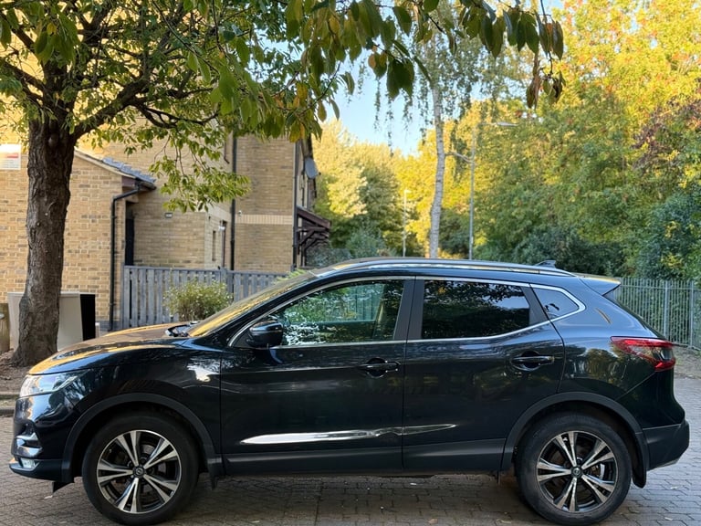 2017 Nissan Qashqai 1.2 DiG-T N-Connecta 5dr HATCHBACK Petrol Manual