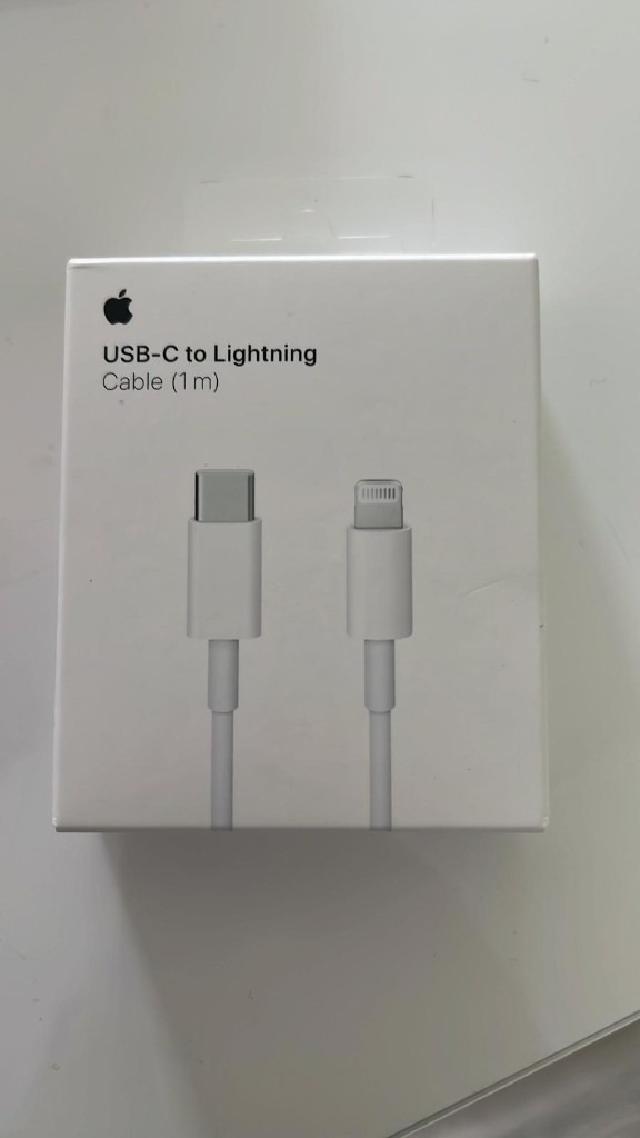Apple USB-C to Lightning Cable (1m), Genuine, Sealed , iPhone, iPad, Mac, iMac, AirPods