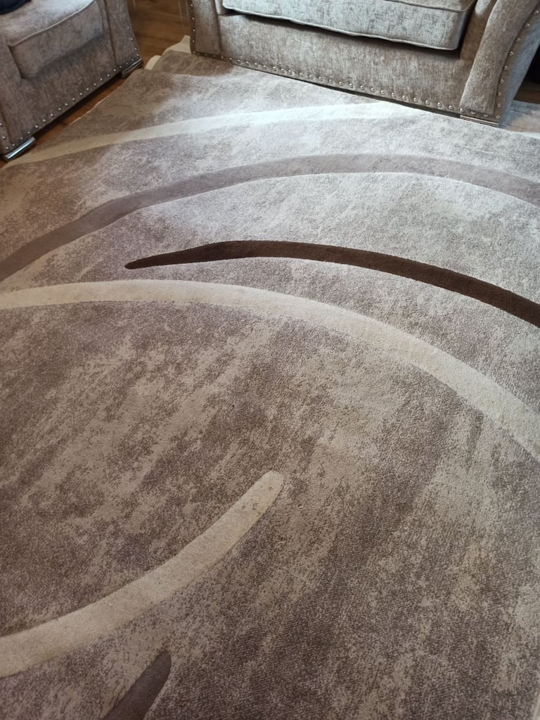  Extra Large Beige ,Cream and Brown coloured lovely Rug