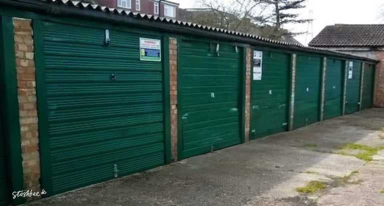 Garage to rent in London (E4) | Stashbee