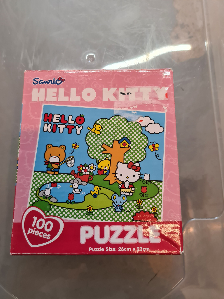 Hello Kitty 100 piece puzzle. Educational 