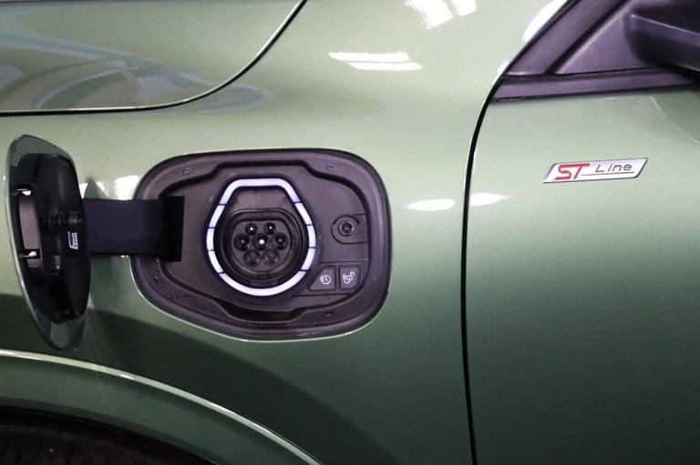 2024 Ford Kuga 2.5 Duratec 14.4kWh ST-Line 5dr CVT (APPLE CAR PLAY) Automatic