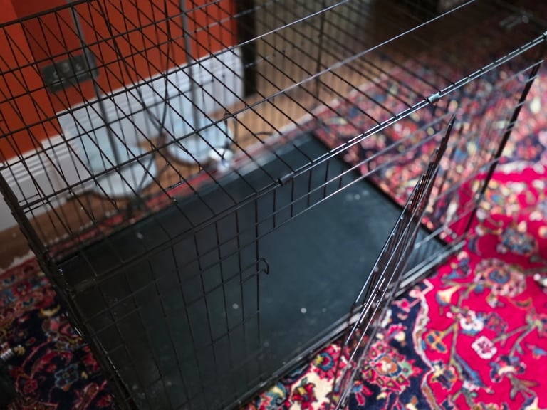 Large Dog cage. 90/60/67cm