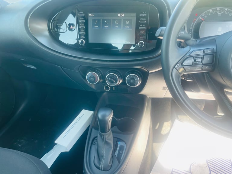 AUTOMATIC LOW MILEAGE 12 MONTH MOT WARRANTY 