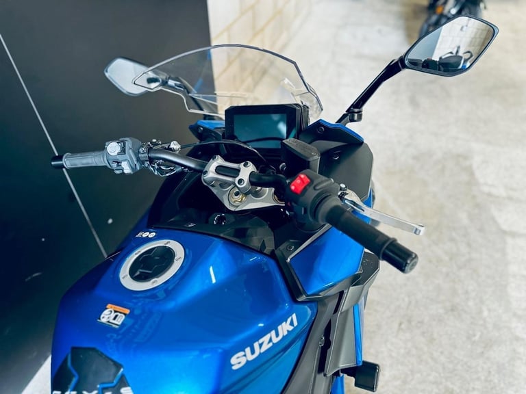 STUNNING LOW MILEAGE 2022/22 SUZUKI GSX-S 1000 GT MOTORCYCLE 
