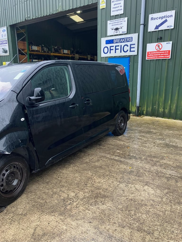 2023 toyota pro ace verso mini bus parts breaking 