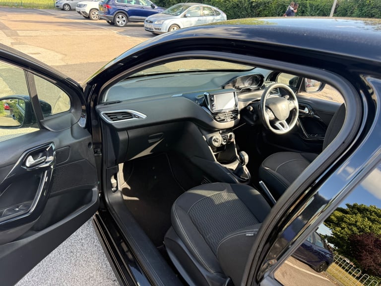 Peugeot, 208, Hatchback, 2017, Manual, 1199 (cc), 3 doors