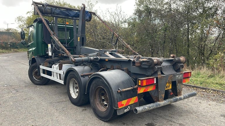  2010 (60) LEYLAND DAF CF 75.310 SKIP LOADER. 6X4. 26 TON GVW. BOUGHTON GEAR