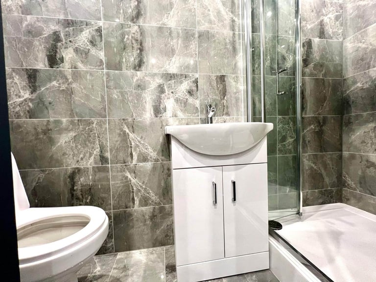 Exclusive: High-Standard 6-Bedroom HMO Property in Hayes (UB3) - Ideal for Care Providers