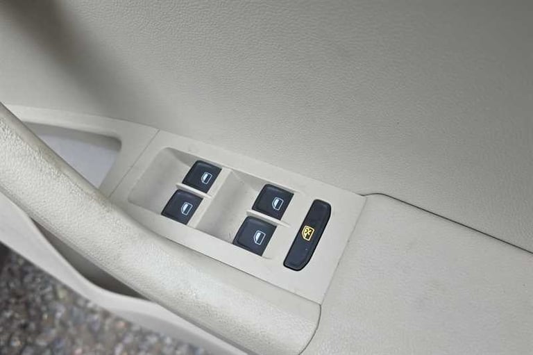 2014 Skoda Octavia 1.4 TSI Elegance Hatchback 5dr Petrol Manual Euro 5 (s/s) (140 ps) Hatchback P...