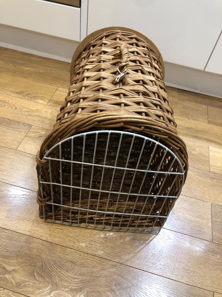 Pet cat carrier