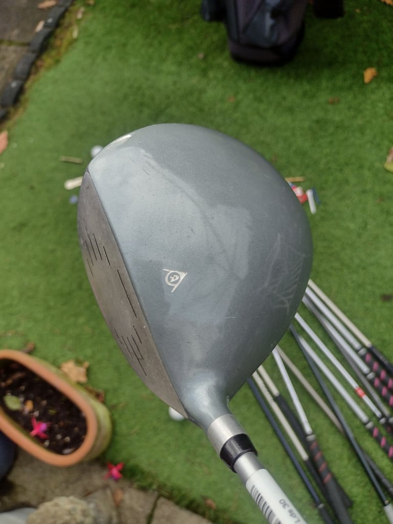 VGC FULL SET LADIES GRAPHITE GOLF CLUBS + HOWSON GOLF BAG + FREE EXTRAS 