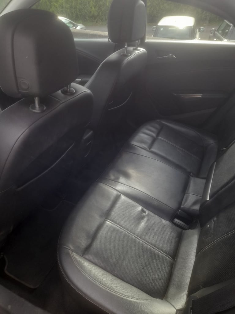 Vauxhall, ASTRA, Hatchback, 2011, Manual, 1956 (cc), 5 doors