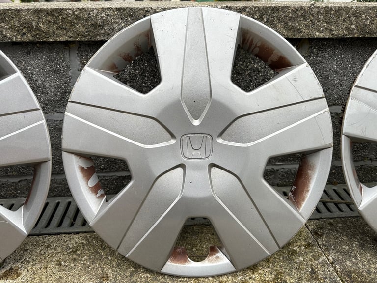 Honda original hub caps 18”