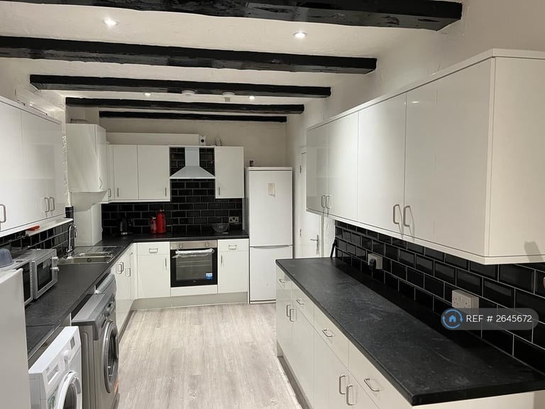 1 bedroom in Sunset Road, London, SE5 (#2645672)