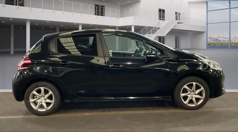 Just Had MOT, Peugeot, 208, 2015, Manual, 1398 (cc), 5 doors