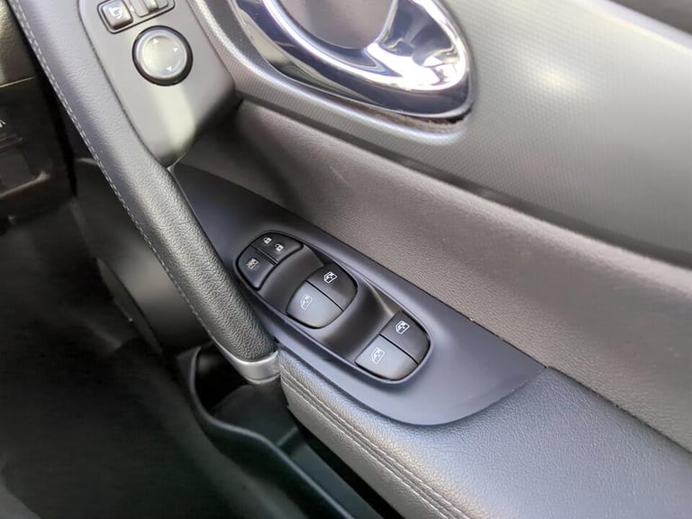 2019 Nissan Qashqai 1.3 DIG-T Tekna DCT Auto Euro 6 (s/s) 5dr HATCHBACK Petrol Automatic