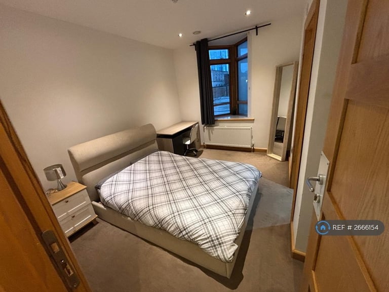 3 bedroom flat in College Green, Bristol, BS1 (3 bed) (#2666154)