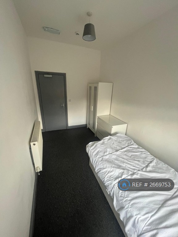 1 bedroom in St Helens Town Centre, St. Helens, WA10 (#2669753)