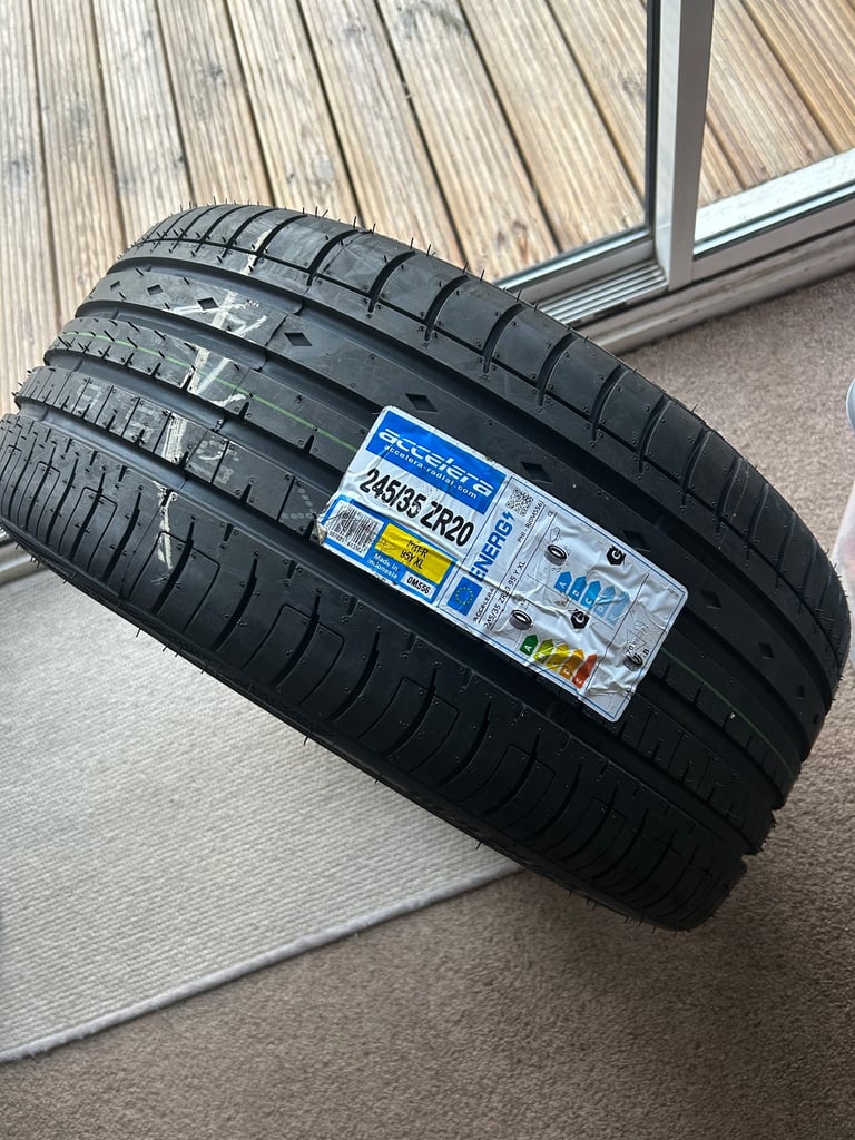 Accelera 245,35,zr20
