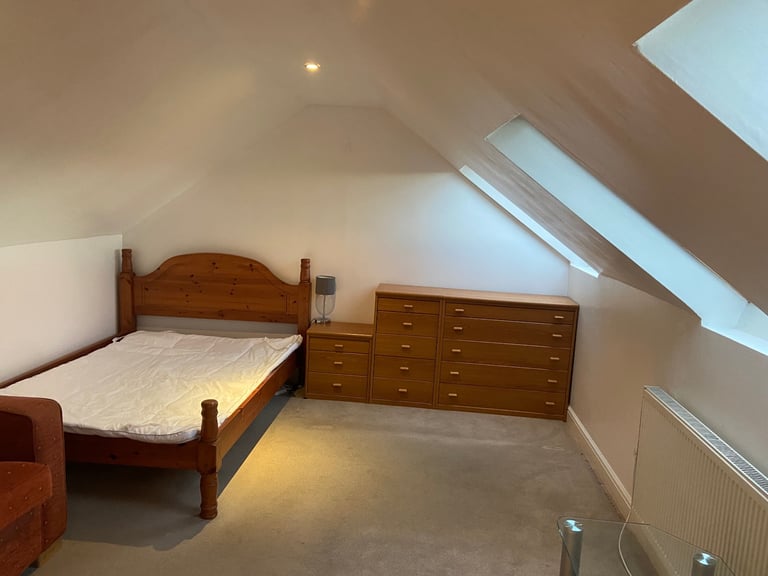 Double furnished room 