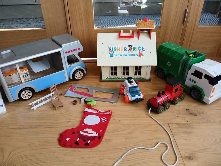 Dollshouse Vintage playmobil 1970’s Fisher Price Play Family Toy School Wooden Caravan Garbage Truck