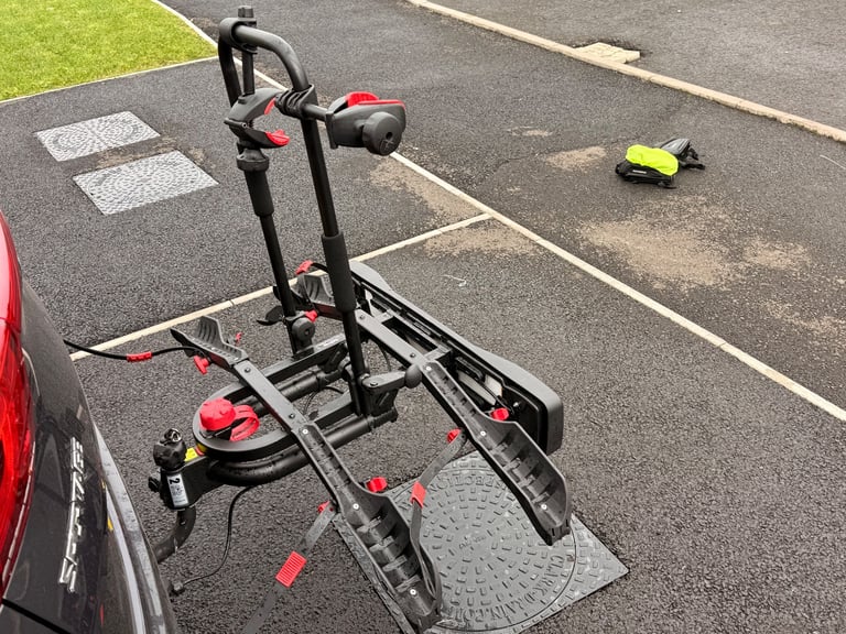 CUBE REACTION Electric Mountain  Bike x 2 & Towbar Mounted Carrier