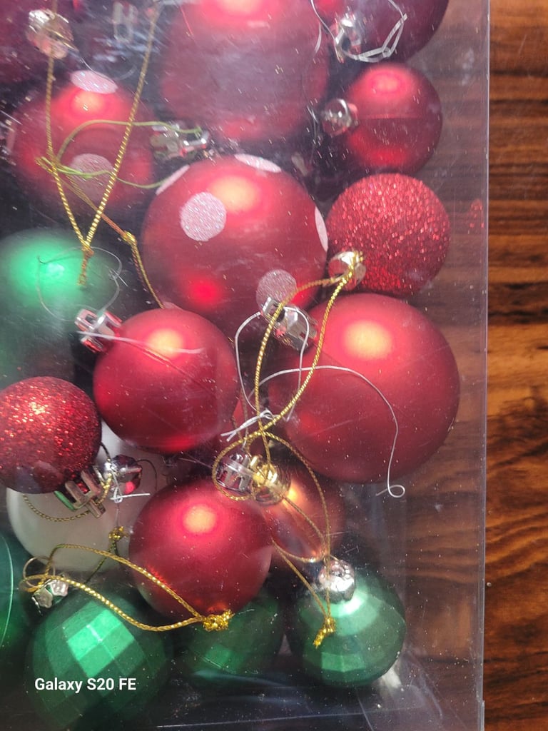 Kingfisher 25x Christmas Ornaments Set | Red, Green & White Baubles Decor