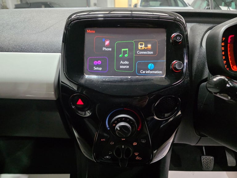 2015 Toyota AYGO 1.0 VVT-i x-pression x-wave x-shift Euro 5 5dr Euro 5 HATCHBACK Petrol Automatic