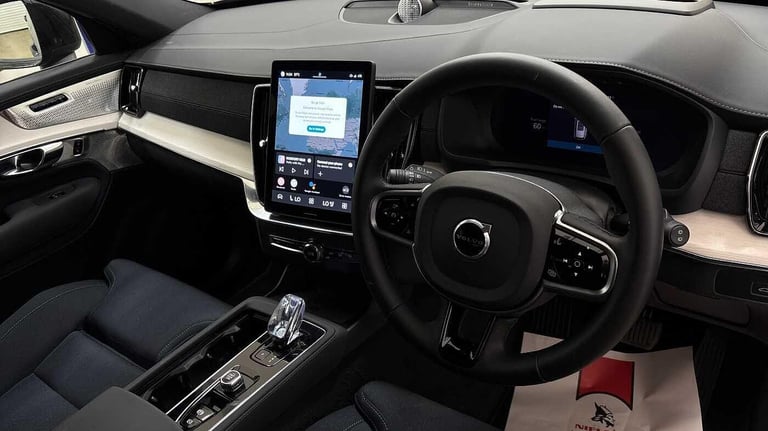 2025 Volvo XC90 Ultra, T8 AWD Plug-in hybrid, Electric/Petrol, Dark, 7 Seats ESTATE Petrol/Electr...