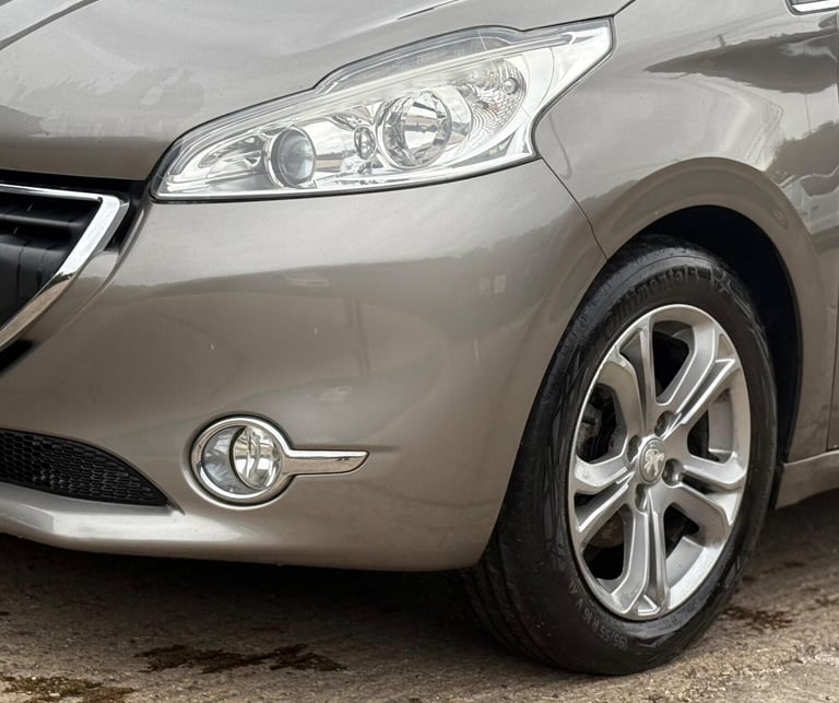 2015 Peugeot 208 1.2 VTi PureTech Allure Euro 5 3dr Petrol