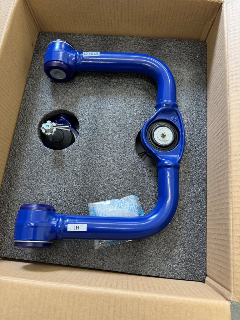 Nissan Navara np300 front upper control arms