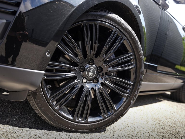  Land Rover Range Rover 5.0 P525 V8 Autobiography Auto 4WD Euro 6 (s/s) 5dr Petrol Automatic