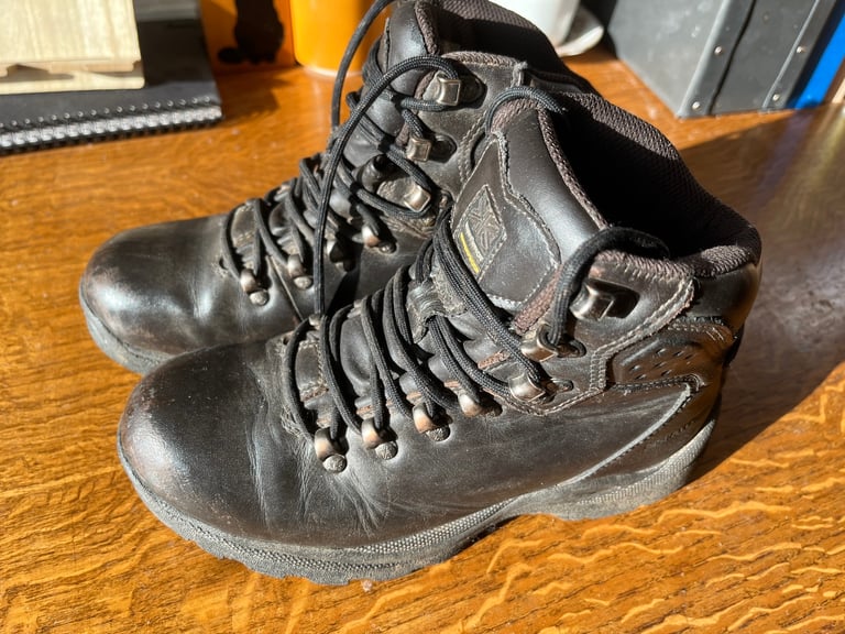 Infant size 7 walking boots cheap