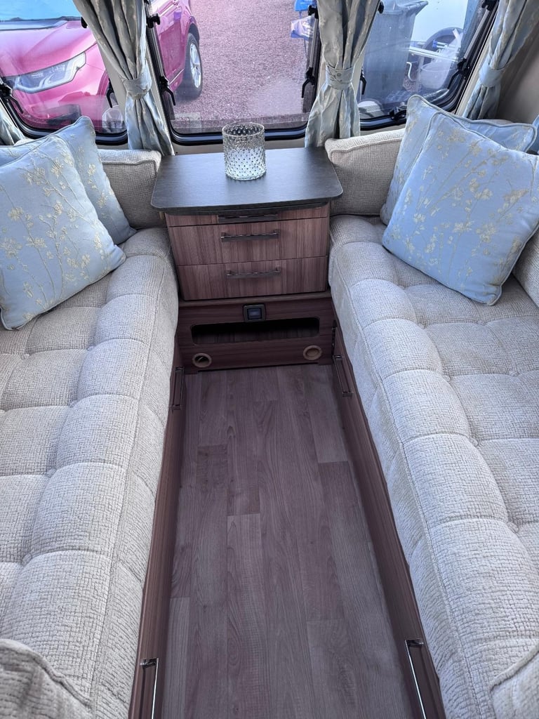 Lunar Conquest, Yr.2016, 2 Berth