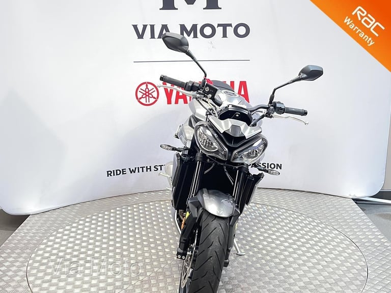 TRIUMPH STREET TRIPLE R - 2023 - 1800 miles
