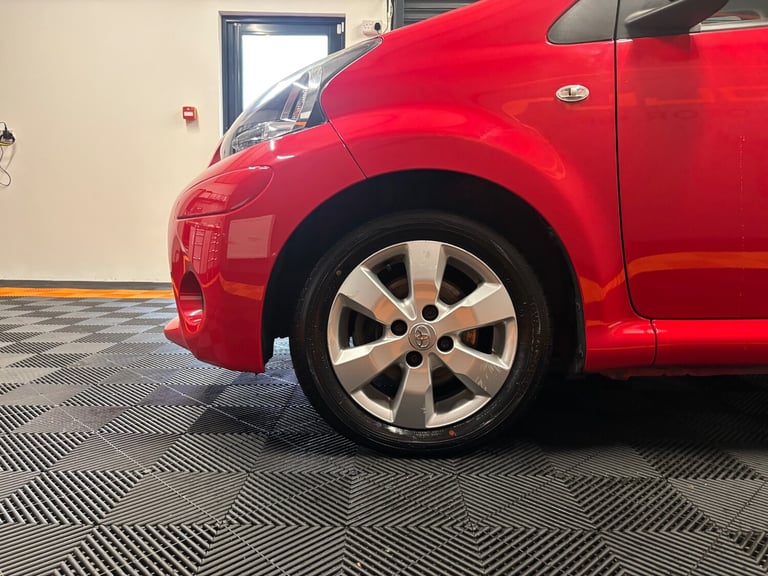 2014 Toyota AYGO 1.0 VVT-i Move with Style 5dr HATCHBACK Petrol Manual