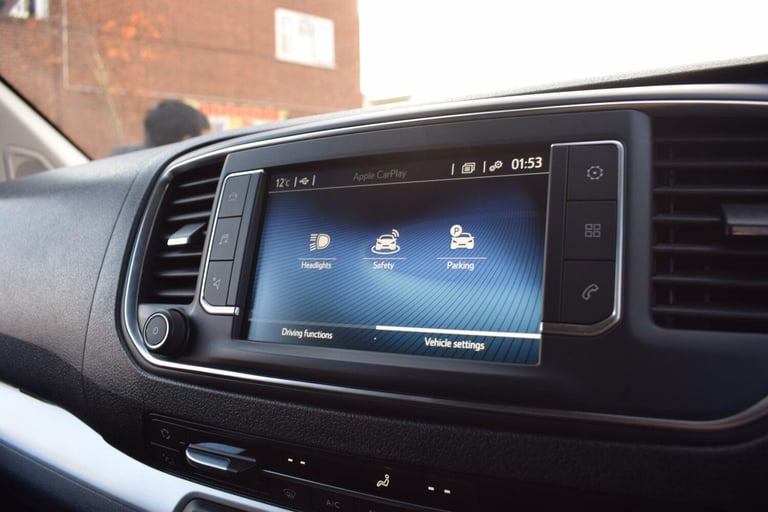 2022 Toyota PROACE CITY Verso 1.5D Shuttle Medium MPV MWB Euro 6 (s/s) 5dr (9 Seat) MPV Diesel Ma...