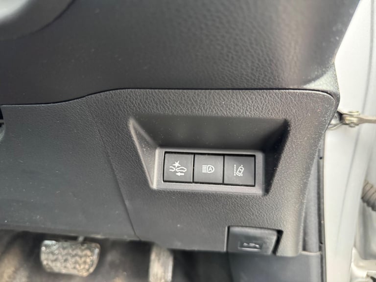 2018 Toyota Yaris 1.5 VVT-i Icon CVT Euro 6 5dr HATCHBACK Petrol Automatic