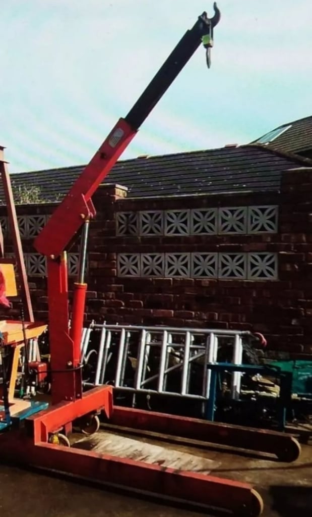 floor crane - 2 ton - long reach