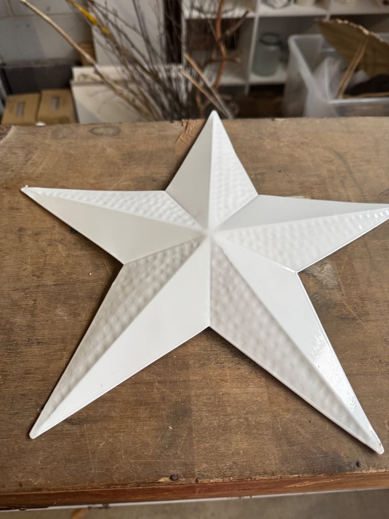 image for ⭐ White Metal Star – Decorative