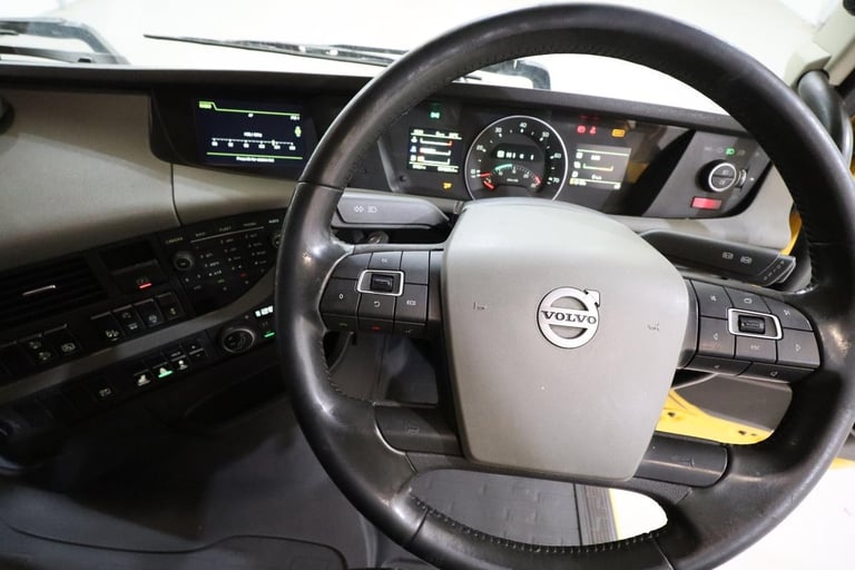 2019 (19 PLATE) Volvo FH460 6x2 Euro 6 Tractor Units