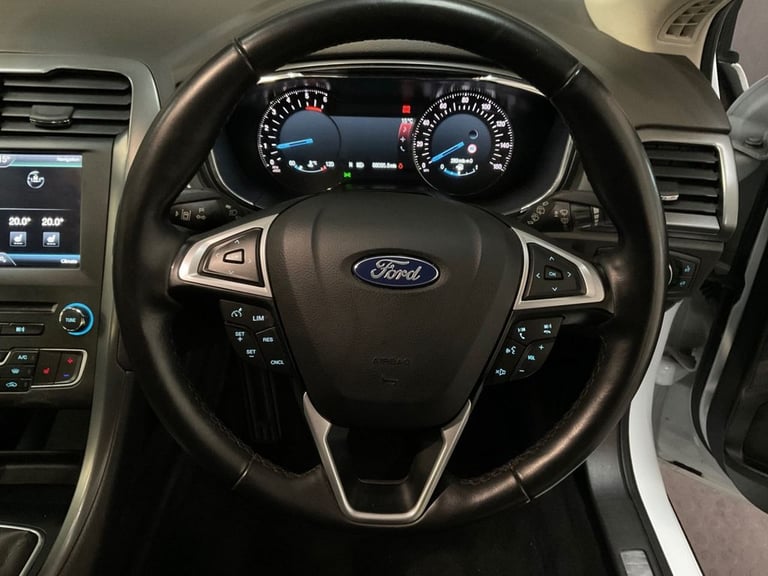2016 Ford Mondeo 2.0 TDCi Titanium 5dr HATCHBACK DIESEL Manual