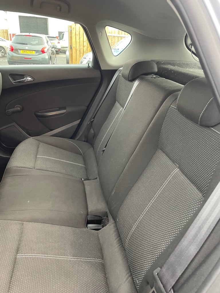 2014 Vauxhall Astra 1.6i 16V SRi 5dr HATCHBACK Petrol Manual