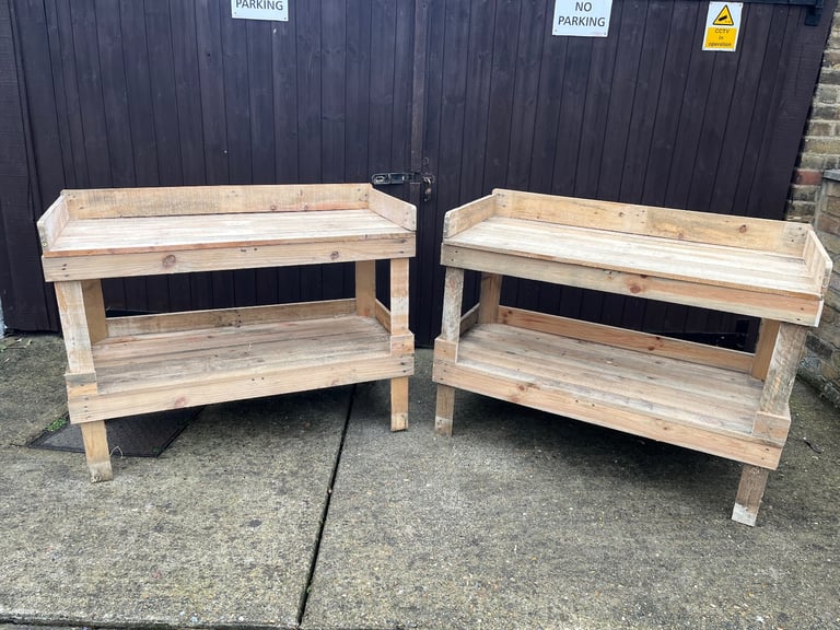 Garden work/potting bench or bbq side table / pizza table 