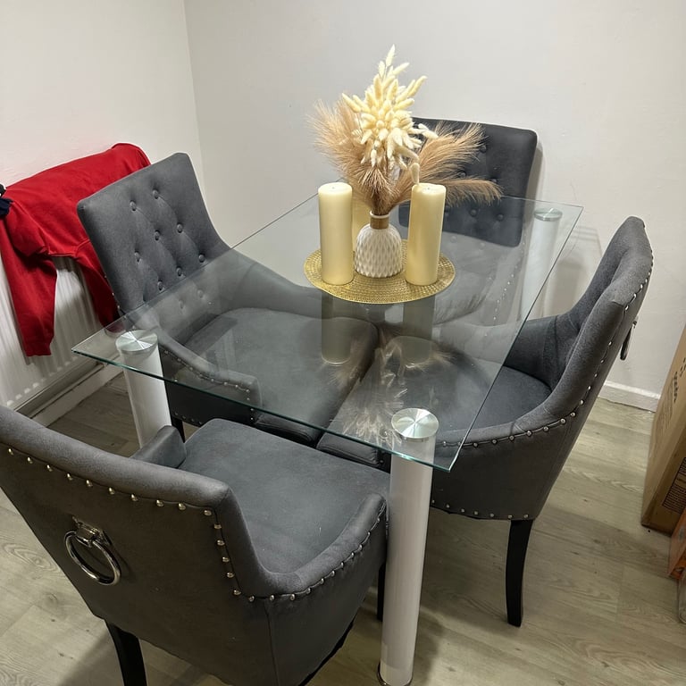 image for Dinning table (WITHOUT CHAIRS)