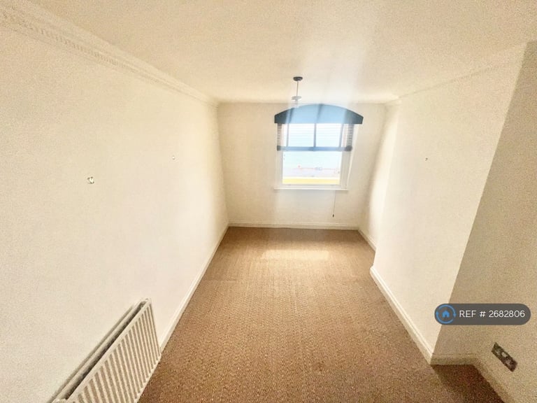 3 bedroom flat in Brunswick Terrace, Hove, BN3 (3 bed) (#2682806)